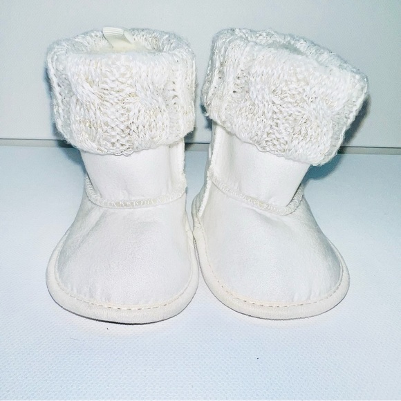 Koala Baby Suede Baby Booties Sz 1 White Gold Faux Suede Fur Knit Walker NWOT - Picture 5 of 6